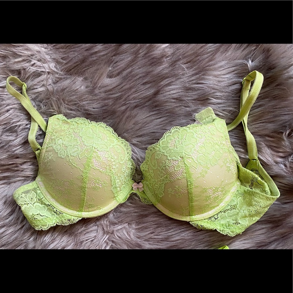 Victoria’s Secret neon green/nude lace bra 36B